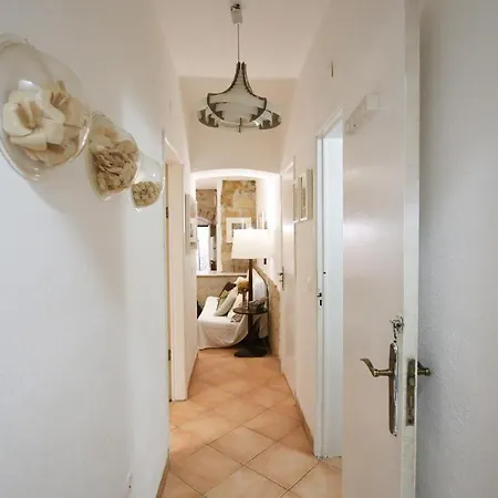 شقة Traditional House W/ Terrace *