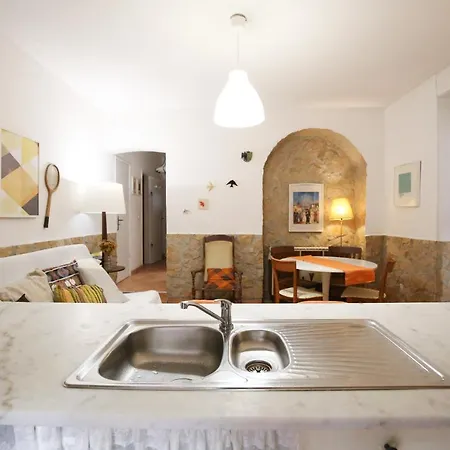 Traditional House W/ Terrace * Lisboa